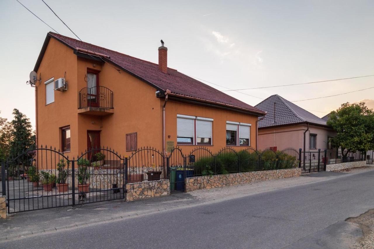 Ivanhoe Apartman Διαμέρισμα Nyírbátor Εξωτερικό φωτογραφία