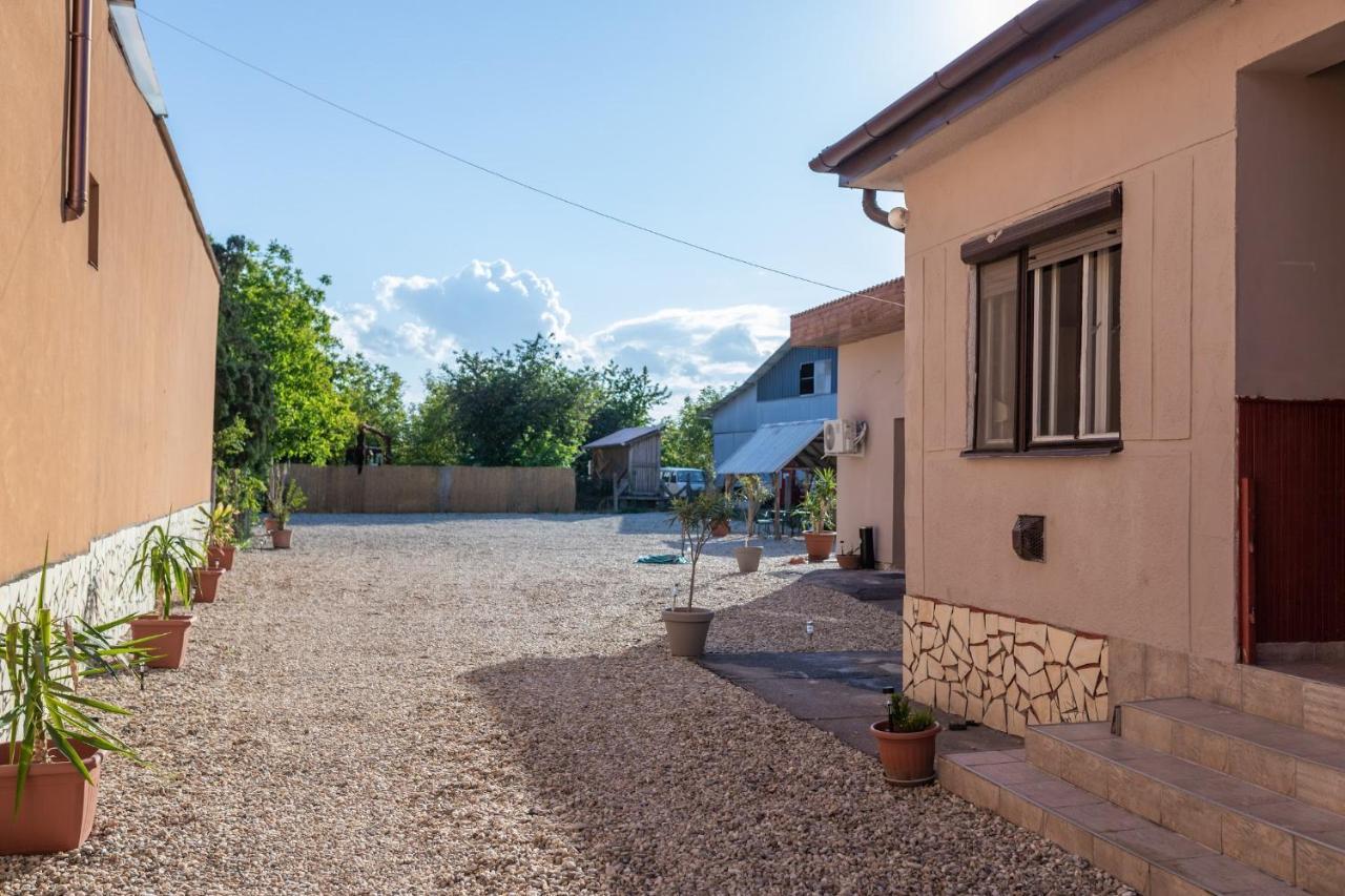 Ivanhoe Apartman Διαμέρισμα Nyírbátor Εξωτερικό φωτογραφία