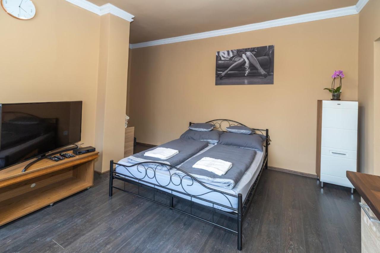 Ivanhoe Apartman Διαμέρισμα Nyírbátor Εξωτερικό φωτογραφία