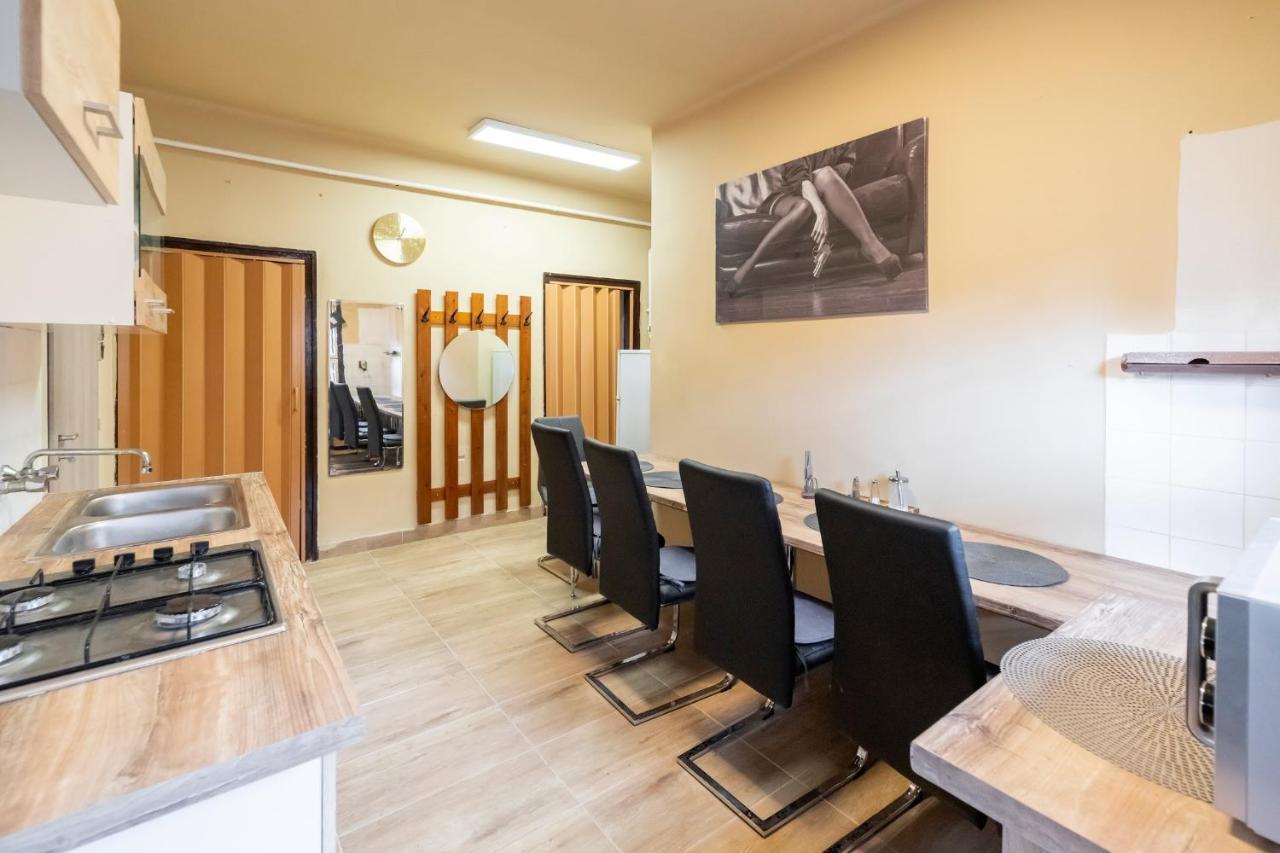 Ivanhoe Apartman Διαμέρισμα Nyírbátor Εξωτερικό φωτογραφία